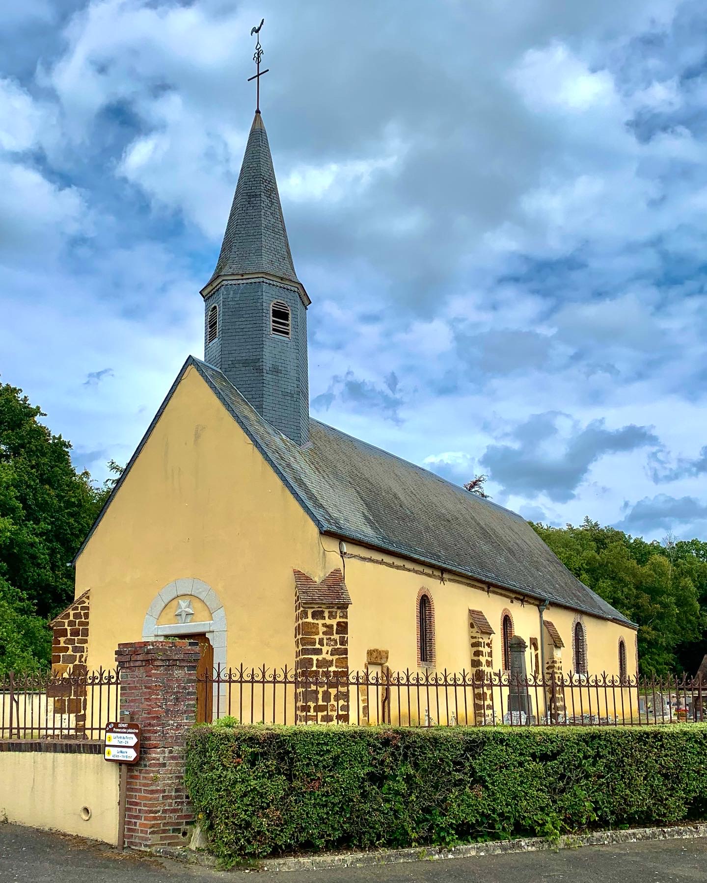 Eglise Saint-Michel de Bubertré (Orne)