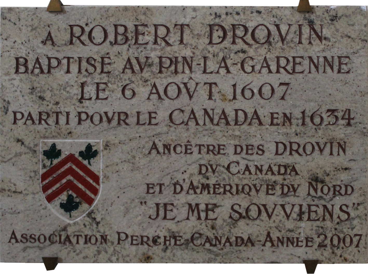 Plaque en l'honneur de Robert Drouin au Pin-la-Garenne